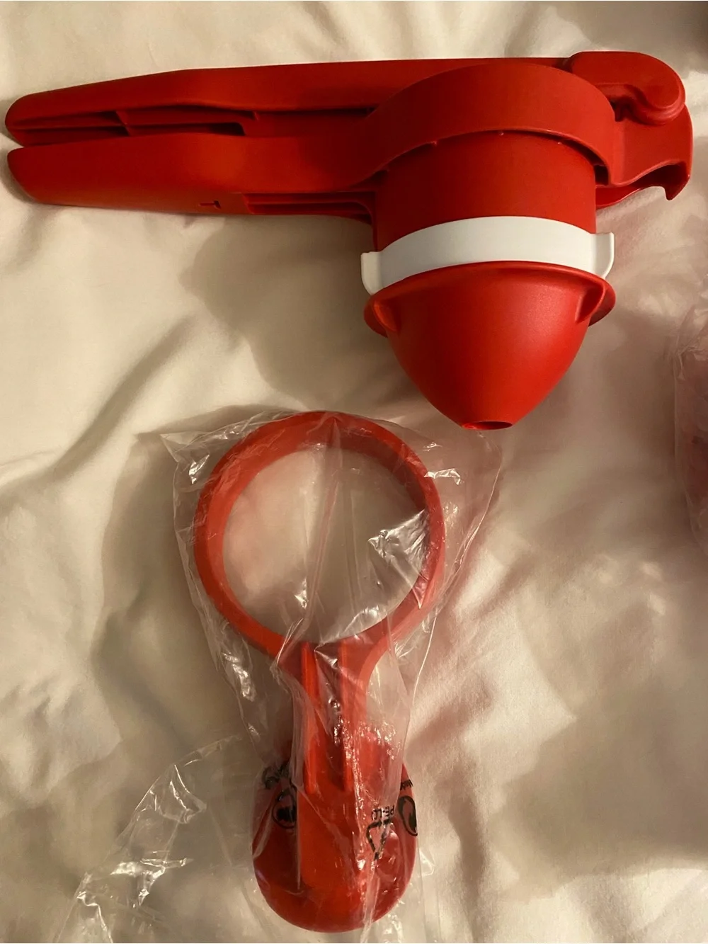 Tupperware Fusion Master + 3 Bonus Graters & Press Master Juicer